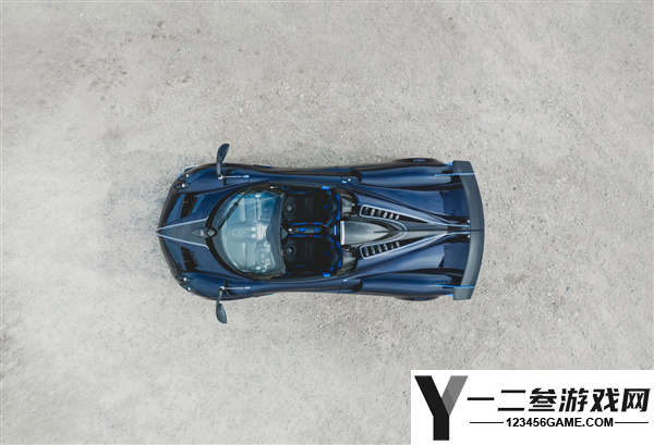 车主意外离世!绝世孤品帕加尼Huayra Roadster手动档即将拍卖