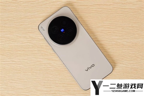 量身定制的vivo X500 Pro:搭载85mm蔡司6400万APO超级长焦镜头