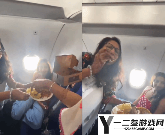 印度15口之家飞机聚餐引发热议:过道分发自带食物被比作火车旅行