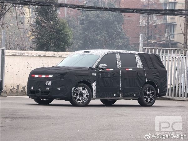 雷军揭晓小米澎程新车：首发昆仑架构与纯平地板长滑轨设计！
