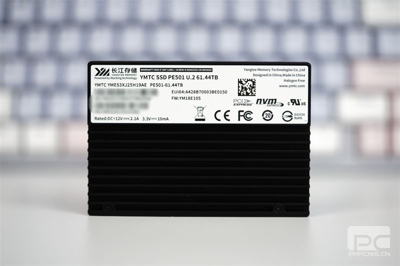 长江存储PE501 61.44TB QLC SSD评测：专为AI设计，写入测试超1PB