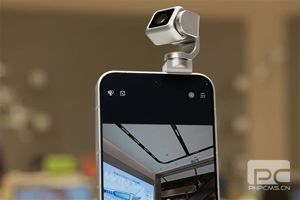 荣耀Robot Phone正式开启预约！创新智能手机新形态将于8月发布
