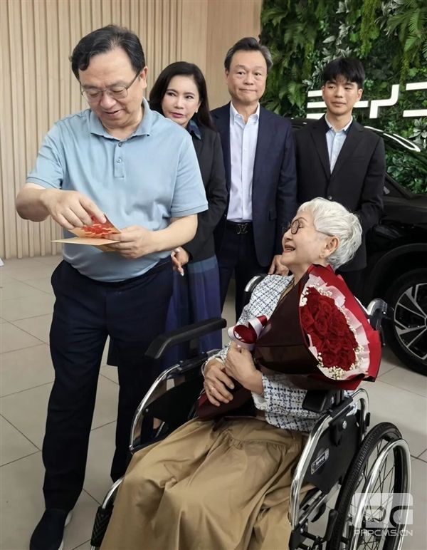 王传福收到的“一封情书”：比亚迪如何成为泰国的春天