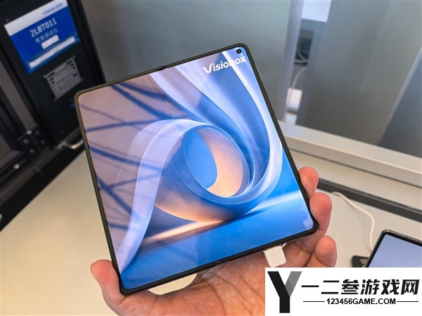 维信诺无迹折叠屏体验：强光下折痕几乎消失的实拍评测！
