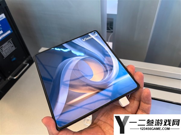 维信诺无迹折叠屏体验：强光下折痕几乎消失的实拍评测！
