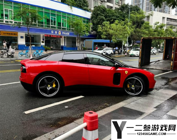 法拉利首款纯电动车Luce热销：下单需等两年才能提车！