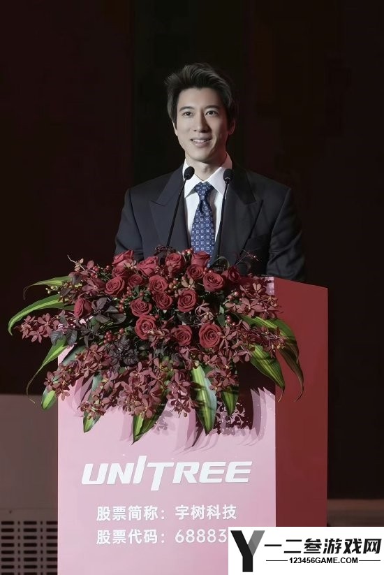 王力宏分享与宇树合作经历：演出前夕机器人出现Bug，宇树团队通宵修复代码