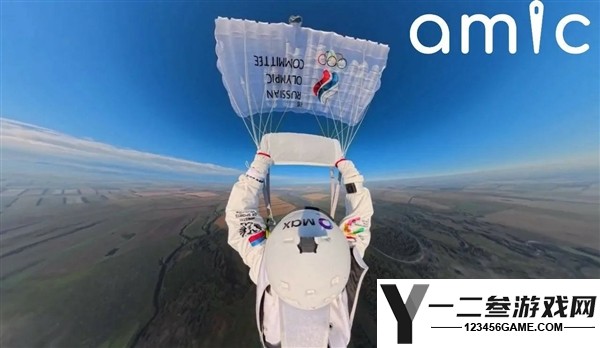 俄罗斯男子创平流层跳伞世界纪录，自由落体速度高达503km/h