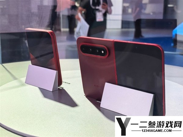 小米18 Fold真机亮相：高端折叠手机搭载玄戒O3，售价或将万元起步