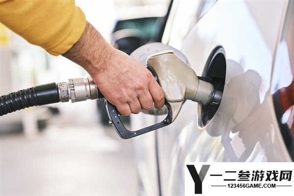 8月全国汽车销量前十无燃油车，油车暴跌40%至54万辆，电动汽车崛起原因揭秘